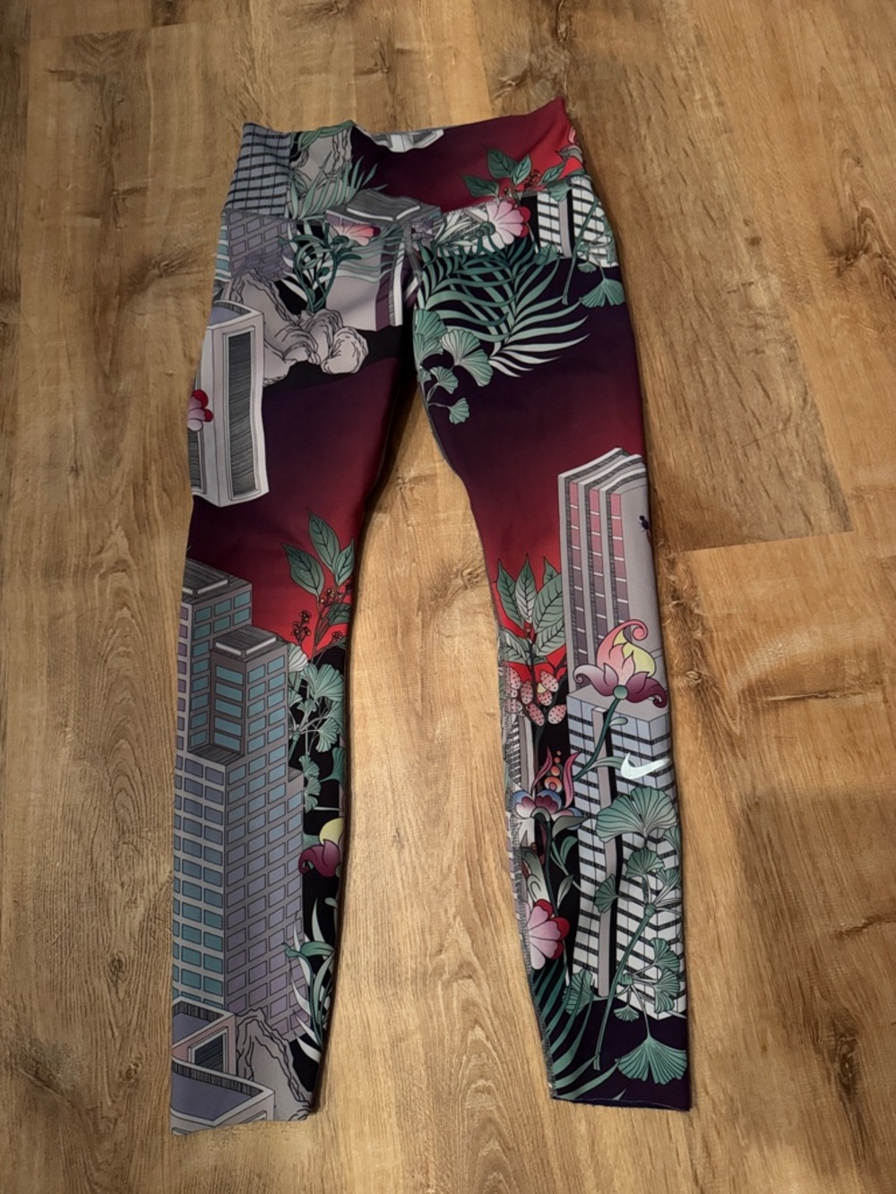 Nike Dri Fit Epic Luxe 7/8 Running Leggings Tokyo Graphic Women's Size xs